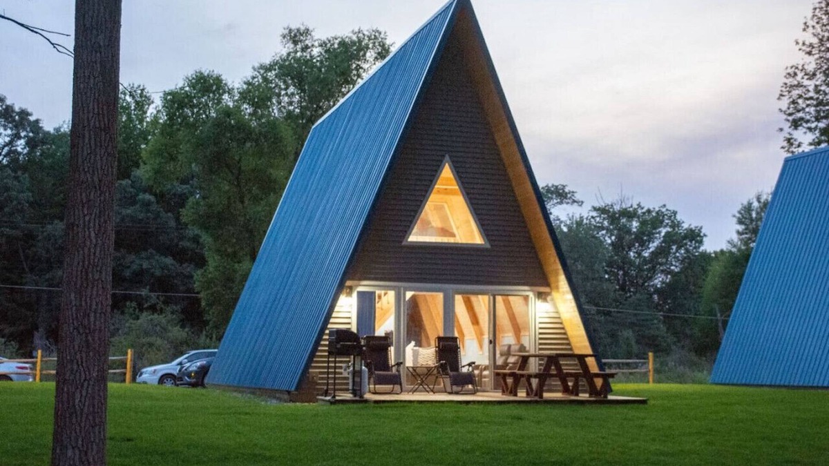 Au Gres Cabin | Stunning Sunrise Shore