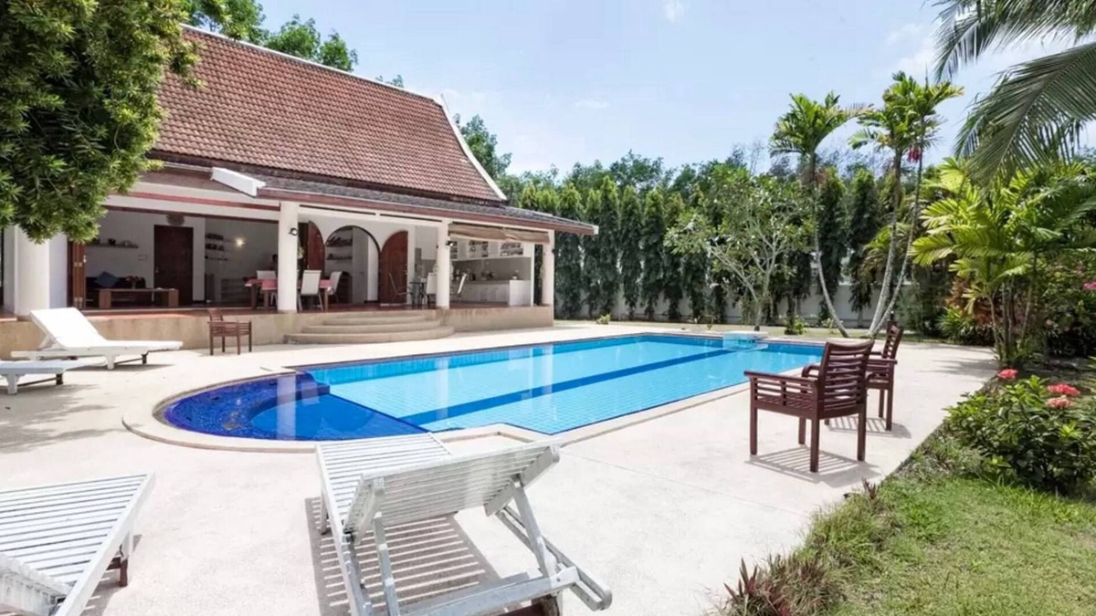 Pa Klok Villa | Stunning Thai Villa with Private Pool & Large Garden