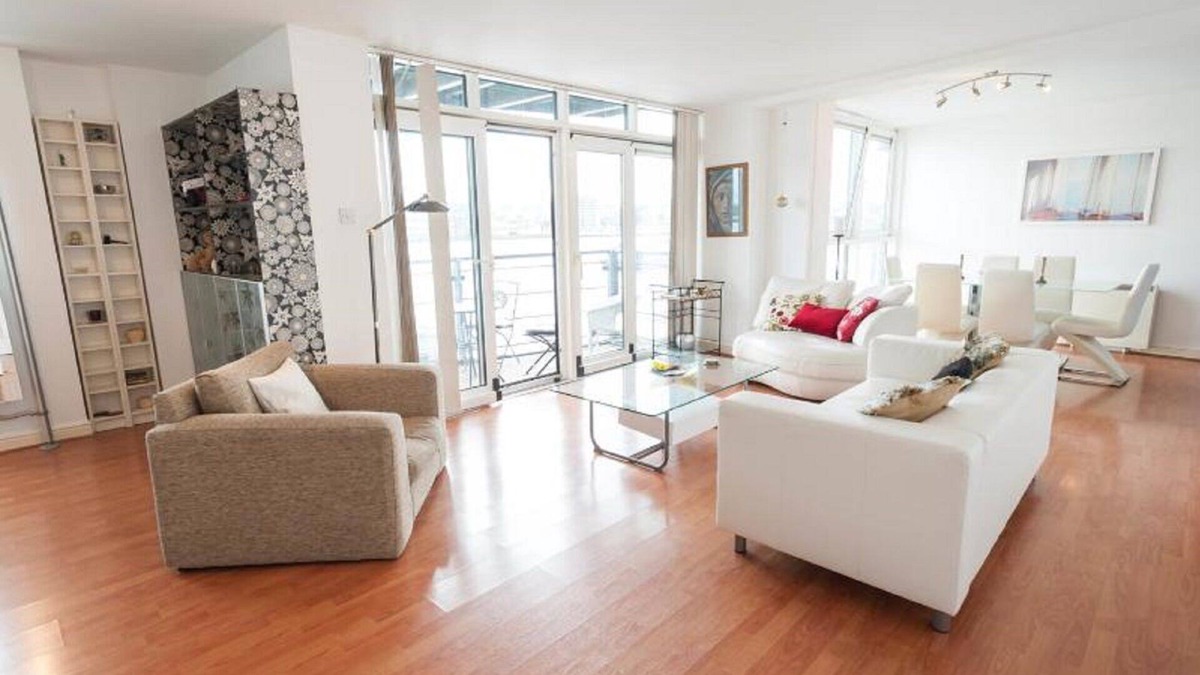 North Woolwich Apartment | Stunning Thames Riverfront View Apartment Nearby Canary Wharf!