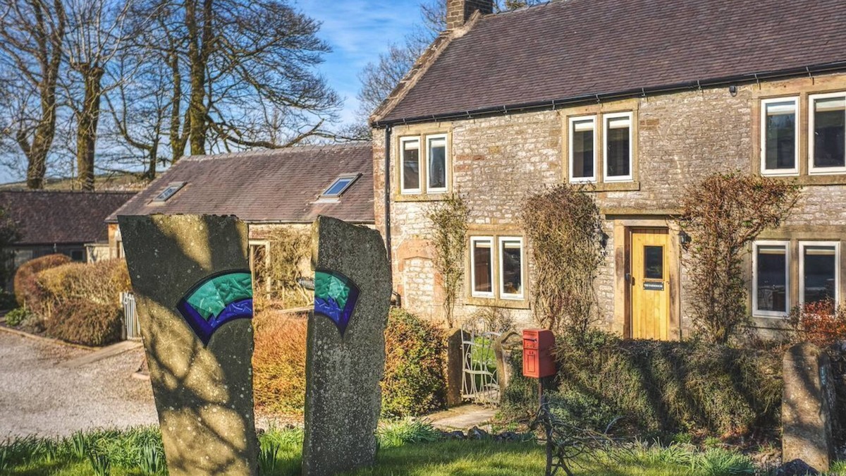 Crowdecote Other | Stunning three bedroom farmhouse