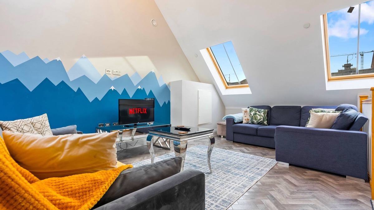 Birmingham City Centre House | Stunning Townhouse Bham Centre