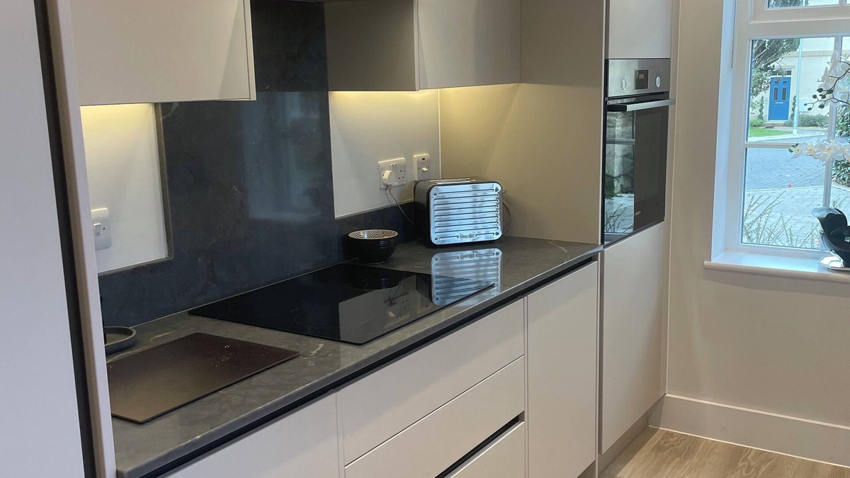 Calne House | Stunning townhouse, private secure parking, centrally located.