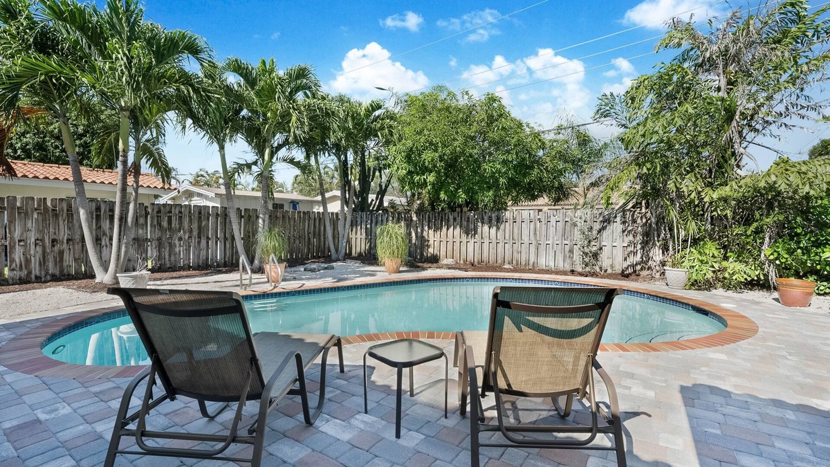 Imperial Point House | Stunning Tropical 4BR Oasis with Pool & Tiki Hut