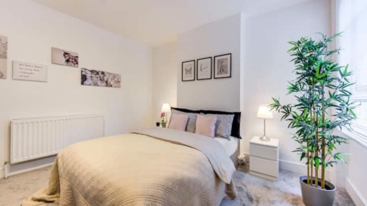 West Brompton Apartment | Stunning two bed Garden Apartment in Central London