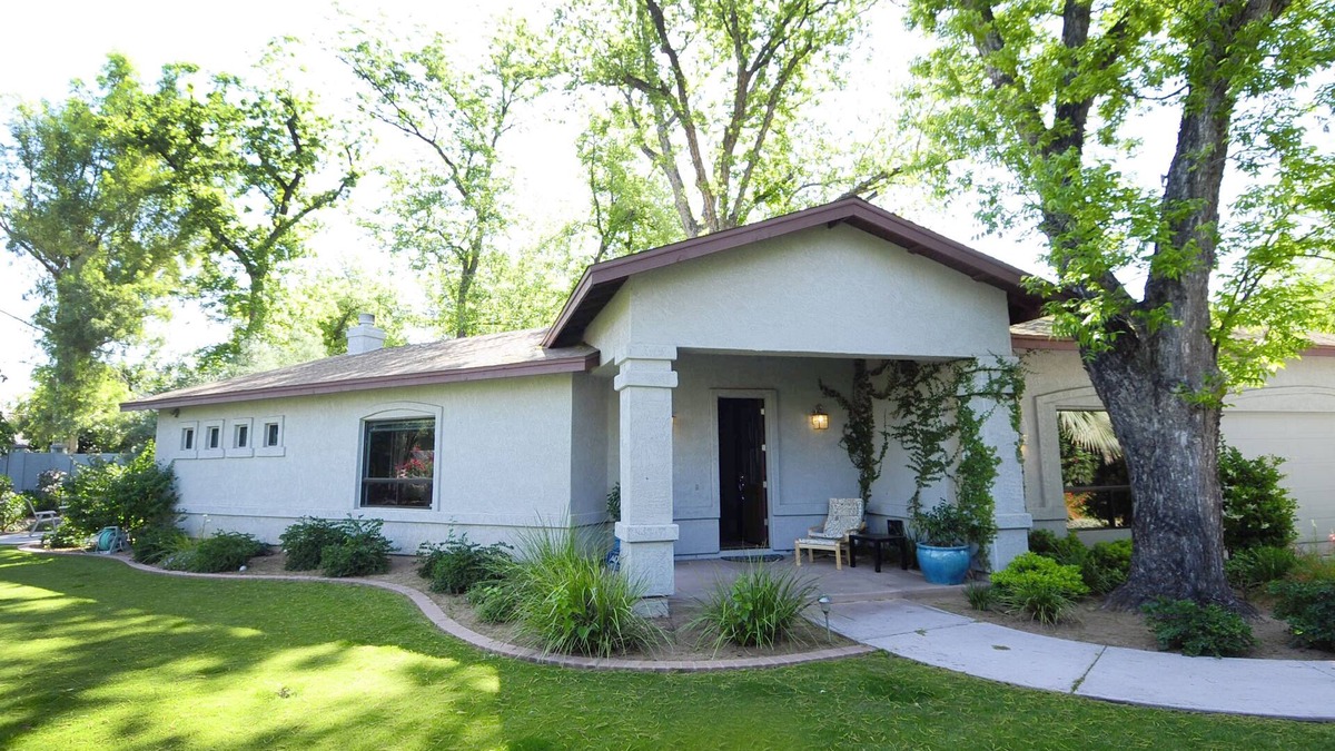 Los Olivos House | STUNNING ULTRA-CONTEMPORARY, PETS YES, DWTN GUESTHOUSE, IN HISTORIC NEIGHBORHOOD