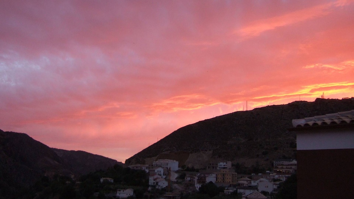 Guejar Sierra Apartment | Stunning uninterrupted lake views -Ideal for Granada/Ski. Free wifi and parking