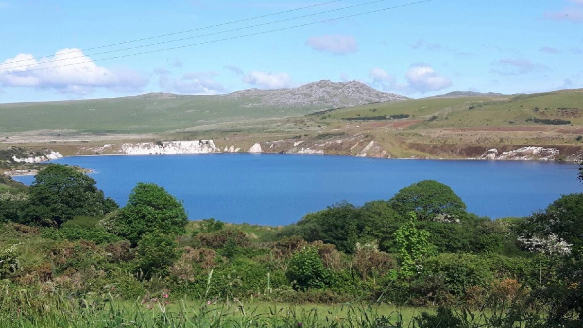 Saint Breward Cottage | Stunning uninterrupted moorland views over lake and Rough Tor
