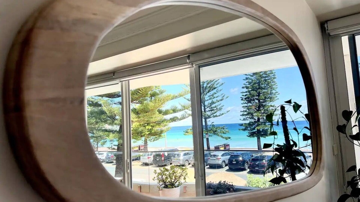 Manly Apartment | Stunning, uninterrupted views of beach & surf