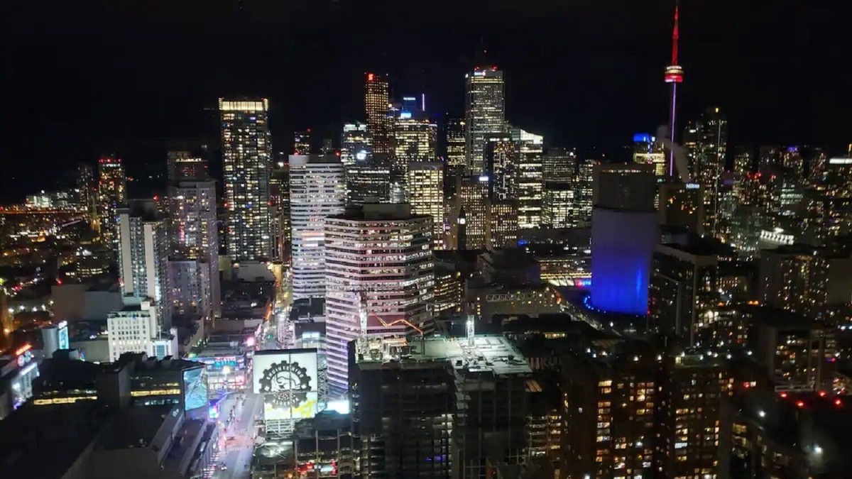 Bay Street Corridor Apartment | Stunning Unit in City Centre
