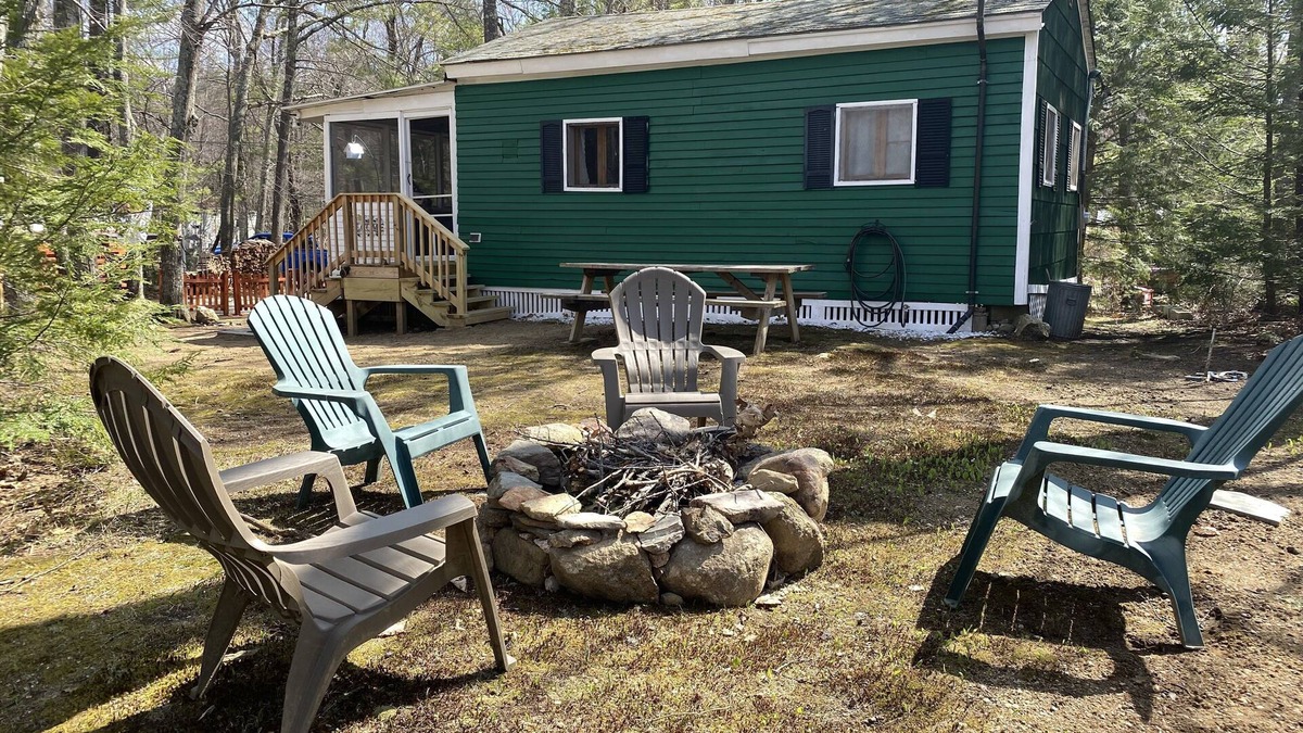 Northwood Cottage | Stunning updated cottage. Includes canoe! Dog Friendly!
