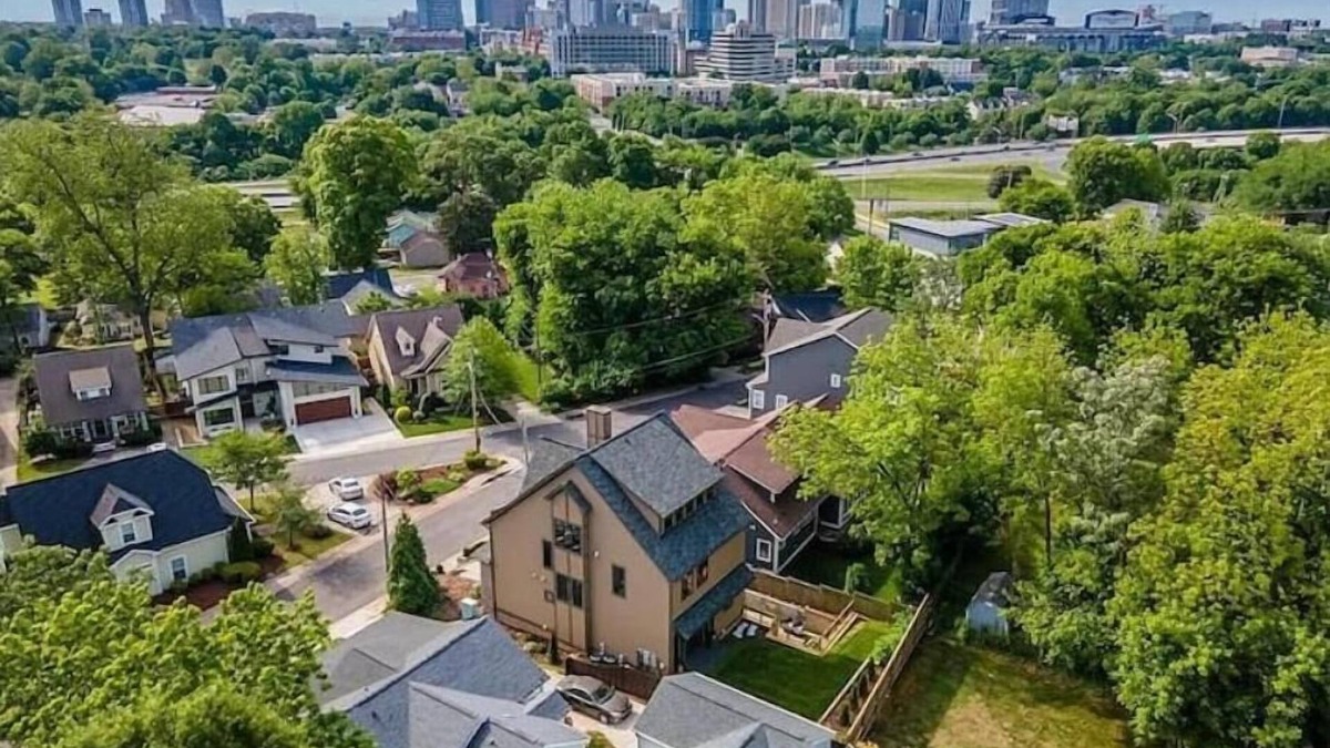 Biddleville Apartment | Stunning Uptown Luxury Apartment