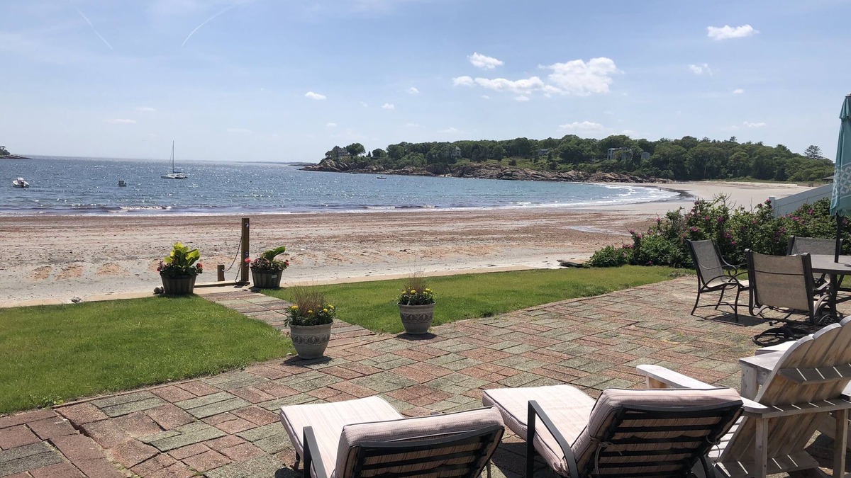 Magnolia House | Stunning Views from Beachfront House in Manchester-by-the-Sea!