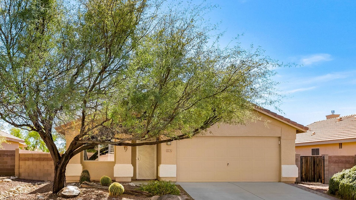 Dove Mountain House | Stunning Vacation Home - Trails, Golf & Dining!