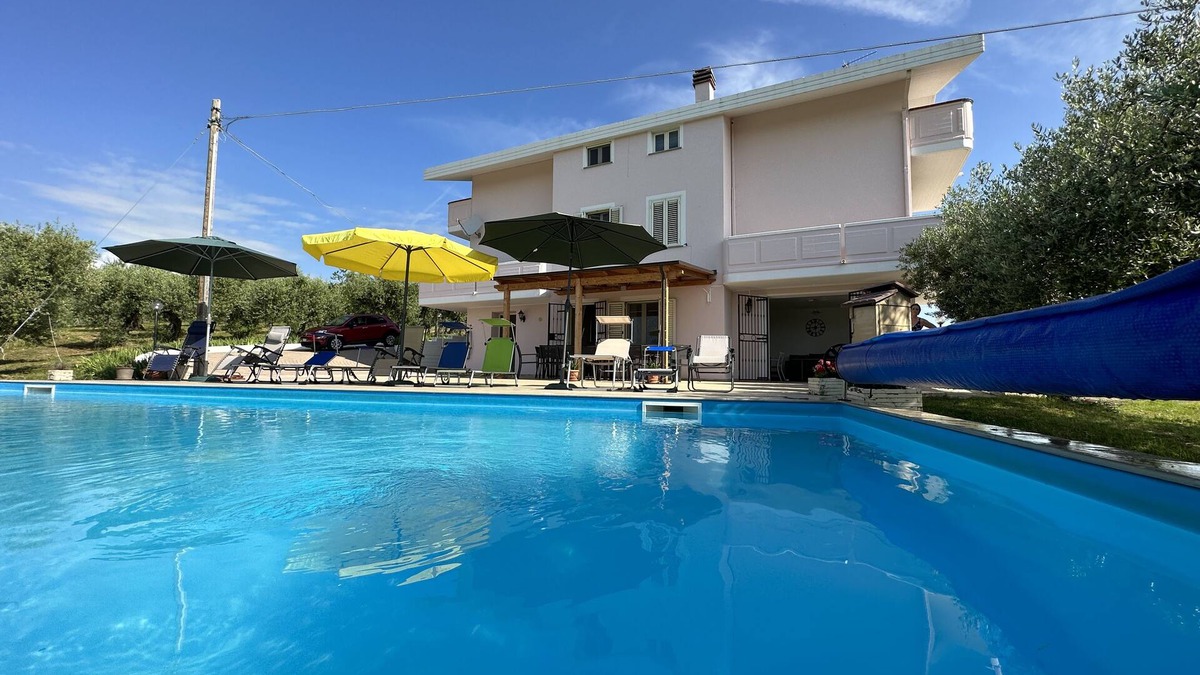 Civitella Casanova Villa | Stunning villa for 12, private pool, with free aircon and central heating