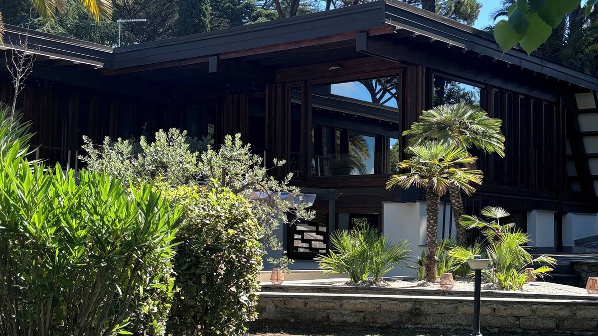 Campagnano di Roma Villa | Stunning Villa with pool and Gymn