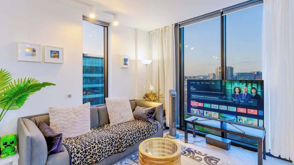 Docklands Apartment | Stunning View 2B APT Free Parking in Dockland