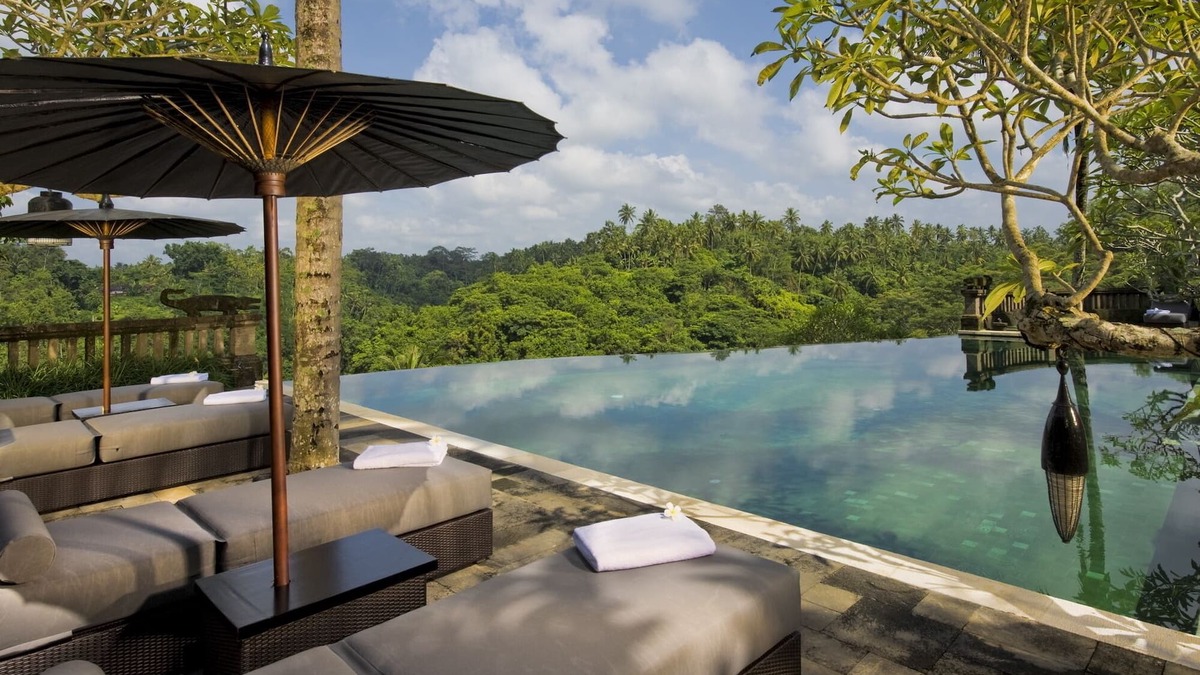Melayang Villa | STUNNING VIEW! 6BR Villa W/Waterfall & Feature Garden Near Ubud! W/Pool!