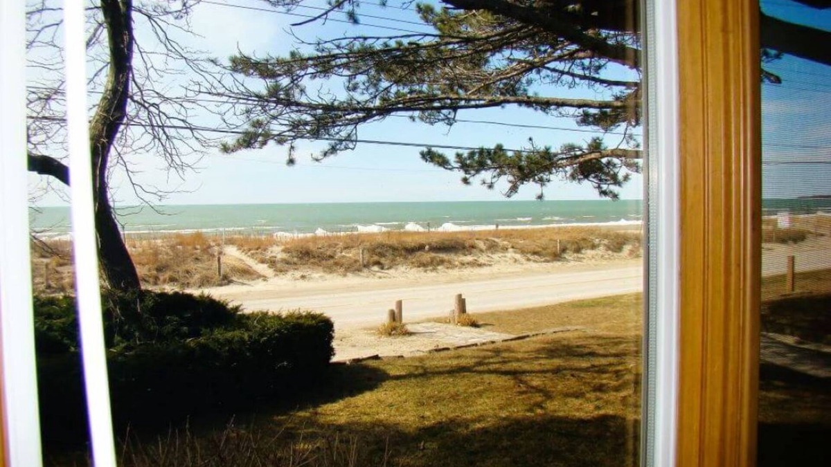 Sauble Beach Cottage | Stunning View From This Stylish 2 Bedroom Waterfront Cottage!