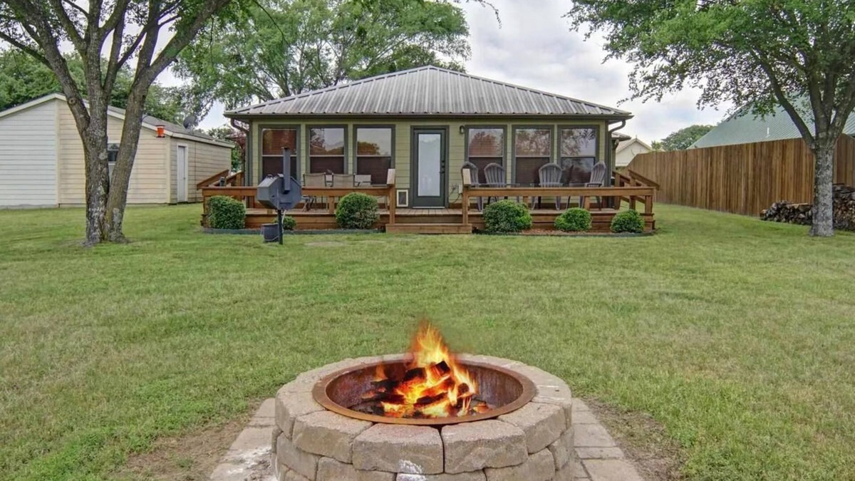 Alba House | Stunning views at Lake Fork, Texas, with a fire pit and pool table!