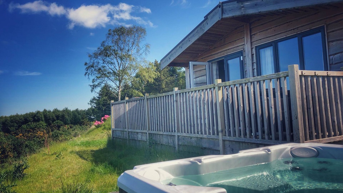 Forres Cabin | Stunning views from exclusive hot tub, idyllic, stylish and private