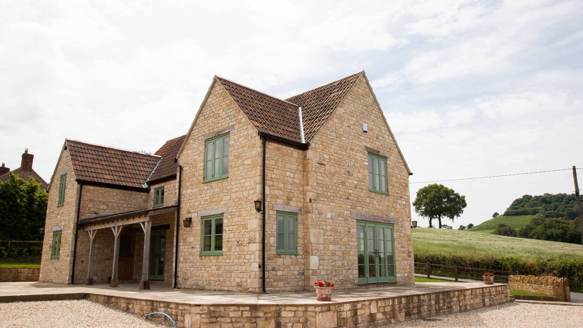 Dursley Cottage | Stunning views, great location, lovely outdoor space, 1 small dog welcome.