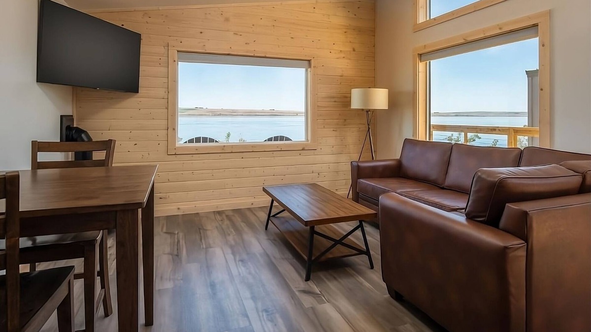 Boardman Hotel | Stunning Views of Columbia River! 4 Spaces w/Kitchenettes, King & Queen Beds