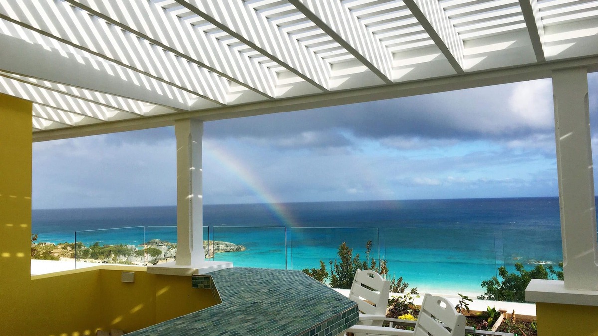 Southampton House | Stunning Views of Horseshoe Bay Beach. Enjoy the sounds of the lapping waves!
