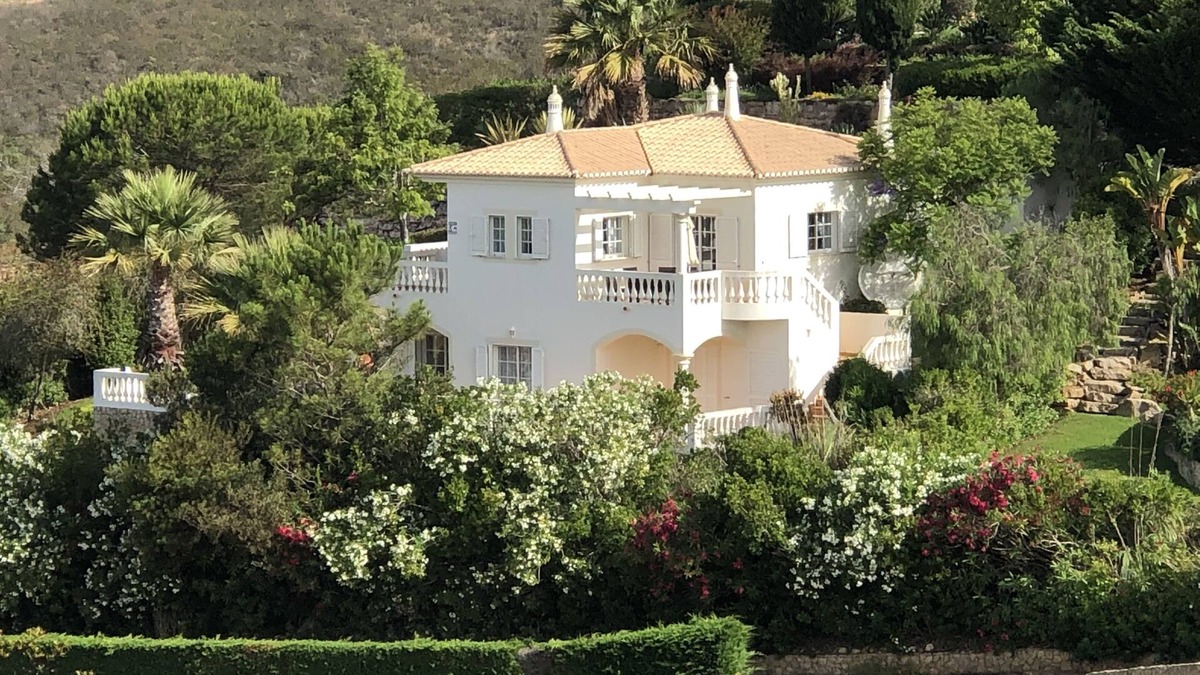 Figueira Villa | Stunning views, private position - 5 mins to beach! Heated pool option & Aircon