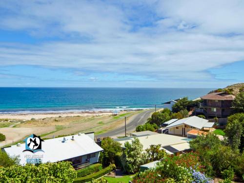 Carrickalinga House | Stunning Views & Renovated Beach Chic