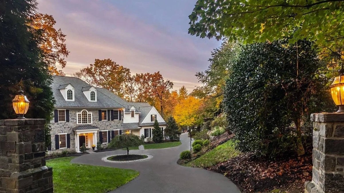 Media House | Stunning Views, Resort-style Pool, & Tree House,
