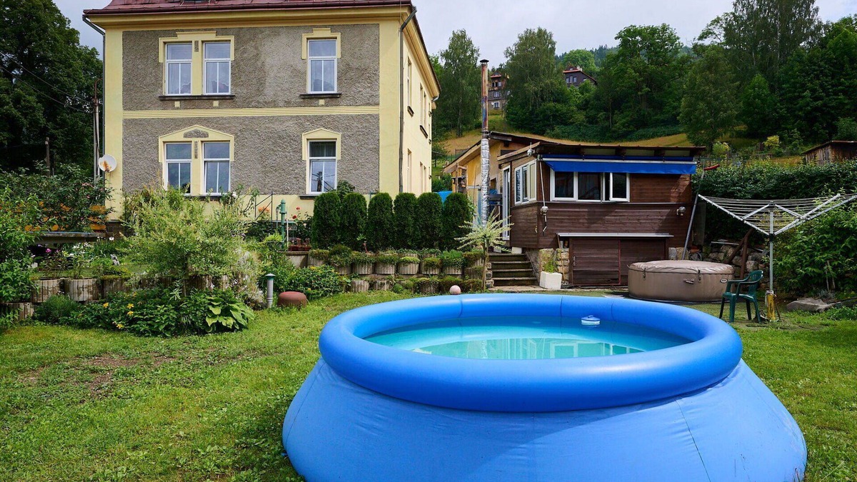 Desna Villa | Stunning villa for 4 people with pool, WIFI and TV