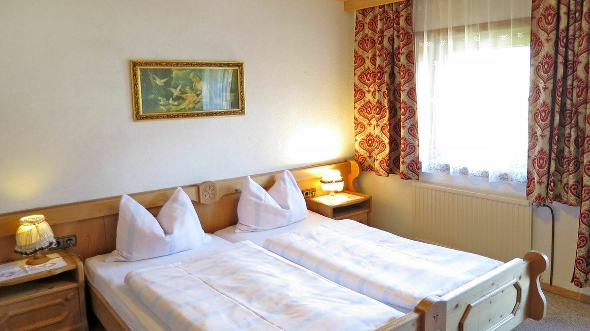 Schwendau Villa | Stunning villa for 14 people with WIFI, TV, balcony and parking