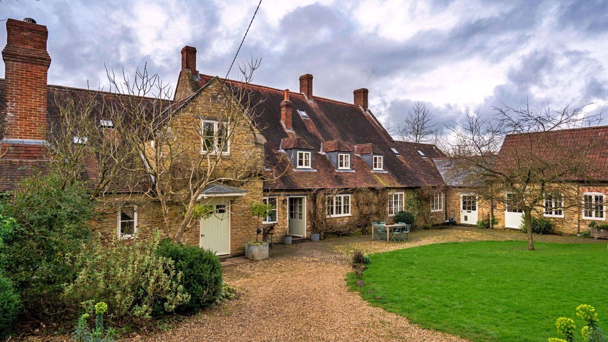 Wincanton House | Stunning villa for 16 people with WIFI, terrace and pets allowed