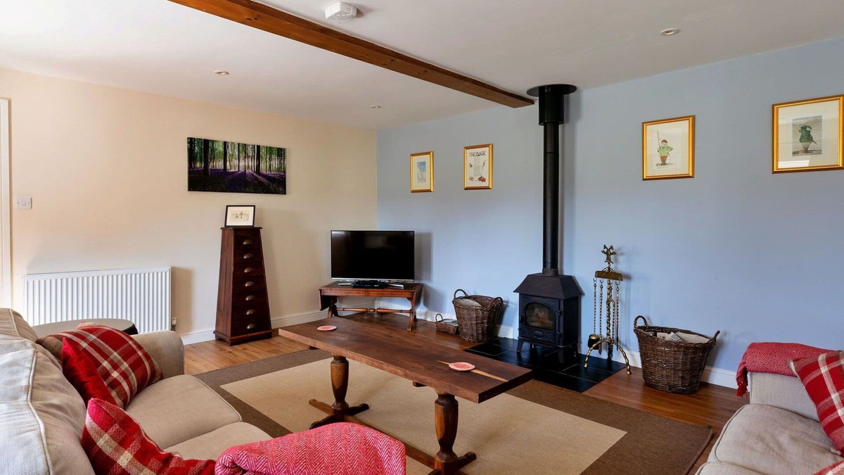 Freefolk House | Stunning villa for 4 guests with WIFI, TV, terrace, pets allowed and parking