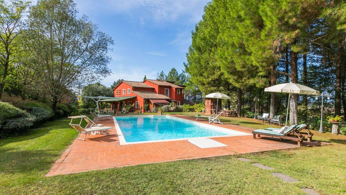 Fucecchio Villa | Stunning villa for 4 people with WIFI, private pool, TV and parking