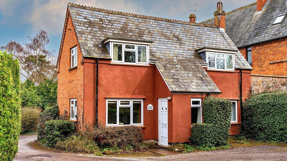 Wellington House | Stunning villa for 4 people with WIFI, pets allowed and parking