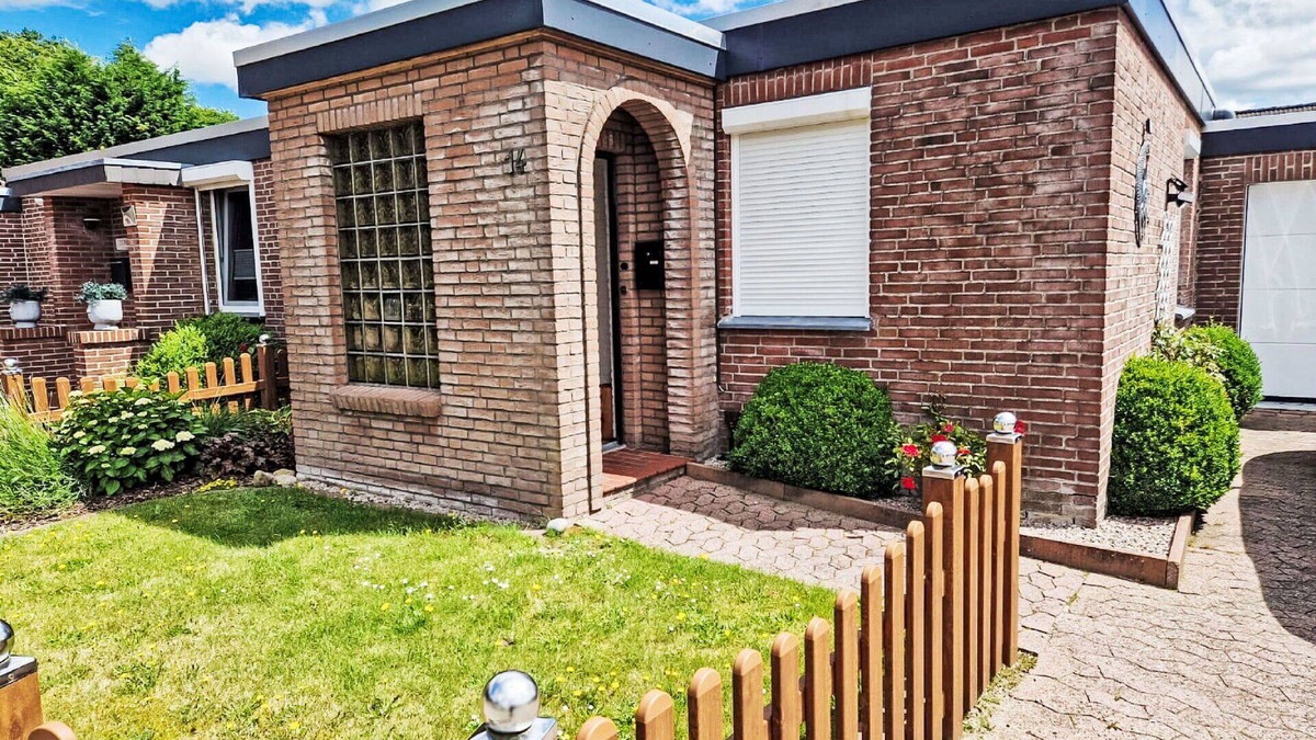 Berumbur House | Stunning villa for 5 guests with WIFI, TV, terrace and pets allowed