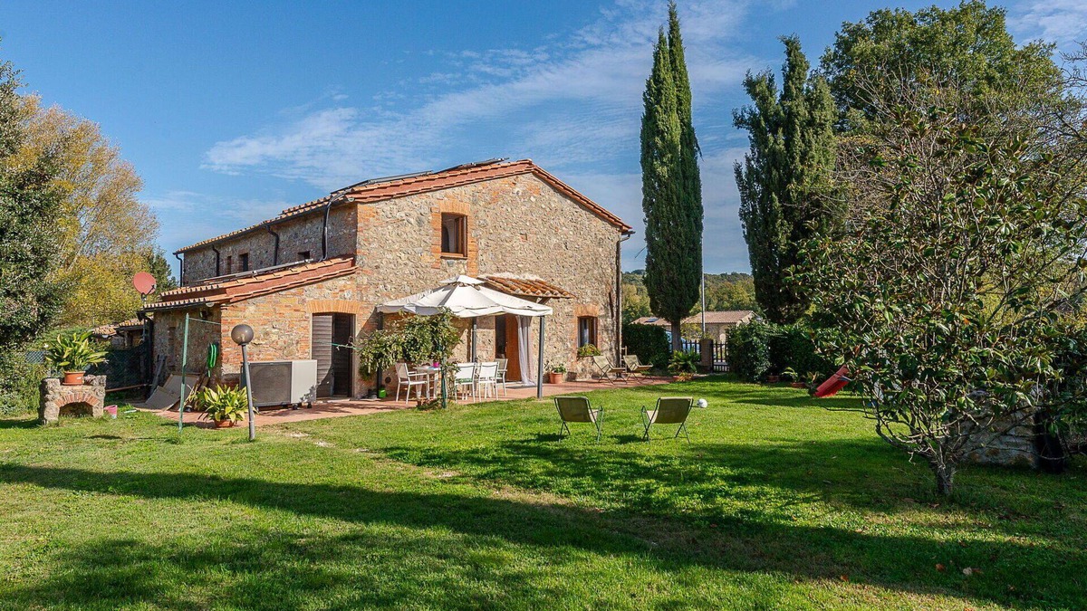 Montieri House | Stunning villa for 5 guests with A/C, WIFI, private pool, TV, patio, pets allowed and parking