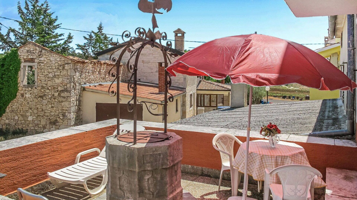 Vrznaveri House | Stunning villa for 6 guests with A/C, WIFI, TV, terrace, pets allowed and parking