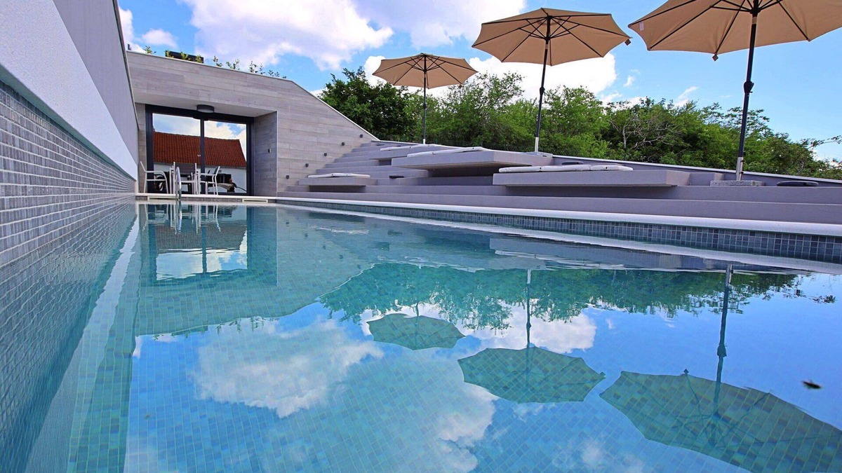 Lovrec House | Stunning villa for 6 people with WIFI, A/C, private pool, TV, terrace and parking