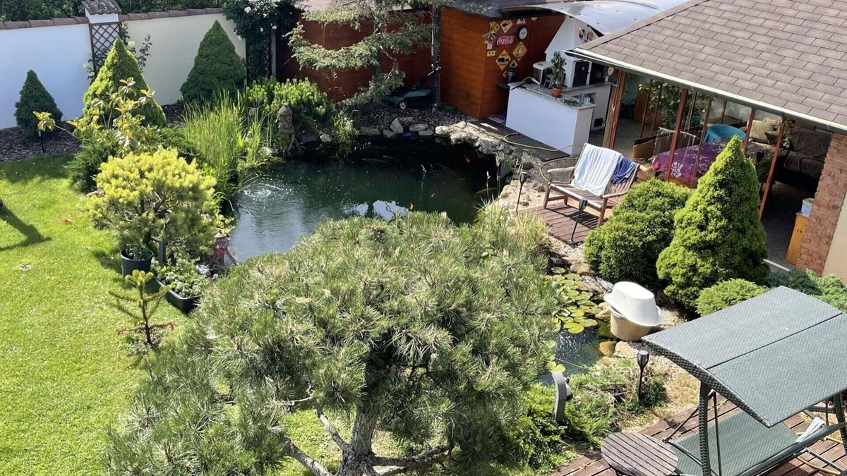 Kolin 2 House | Stunning villa for 4 guests with WIFI, hot tub, private pool, TV, patio, pets allowed and parking