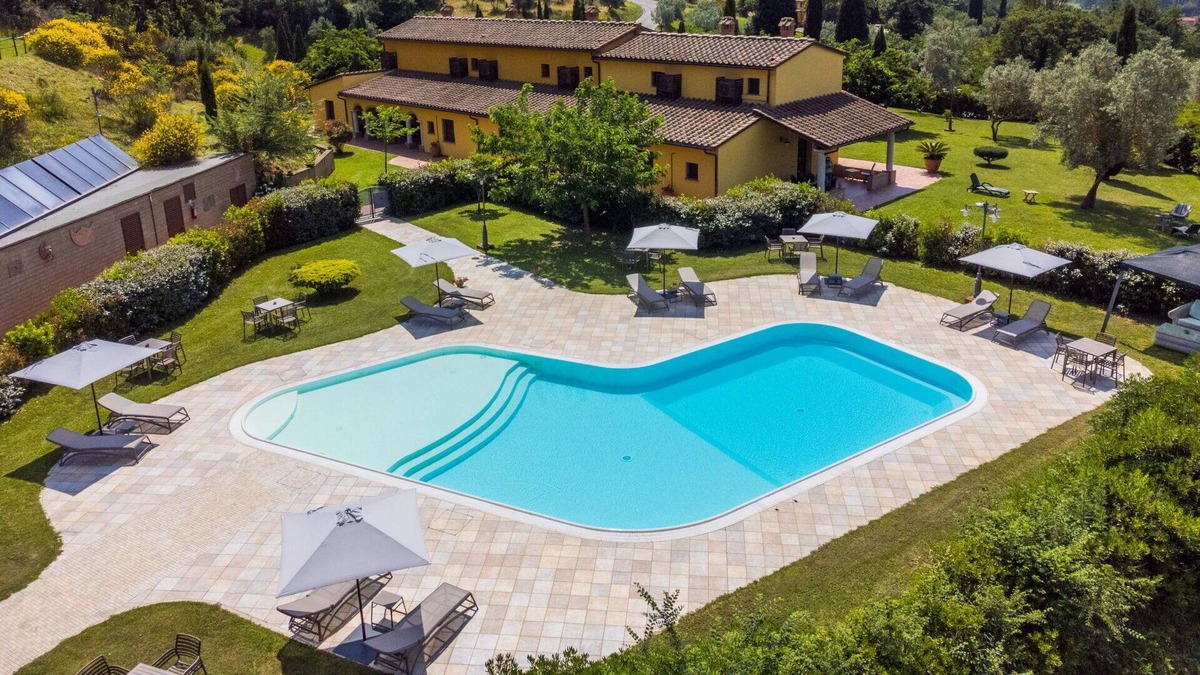 Capraia e Limite Villa | Stunning villa for 6 people with WIFI, pool, A/C, TV and parking