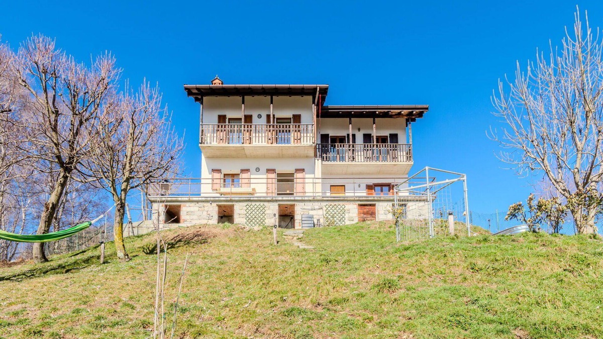 Peglio House | Stunning villa for 5 people with WIFI, TV and terrace