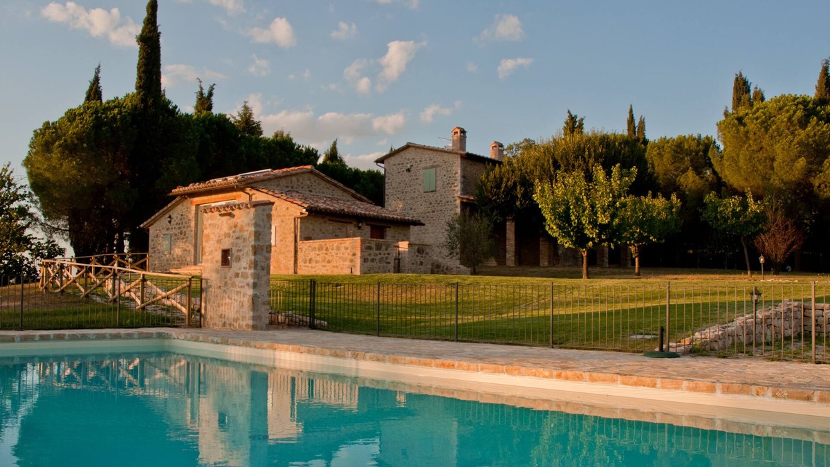 Gualdo Cattaneo Villa | Stunning villa with private pool, patio and large garden