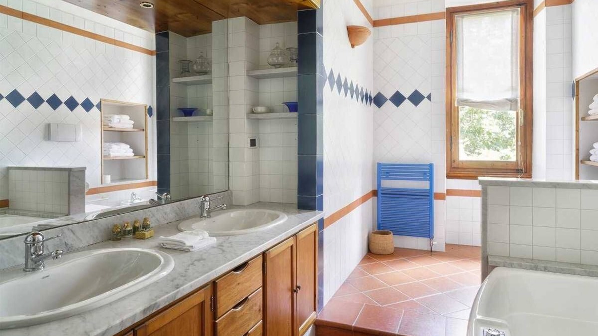Pontassieve Villa | Stunning villa, Tuscan hills near Florence, private infinity pool, large hot tub