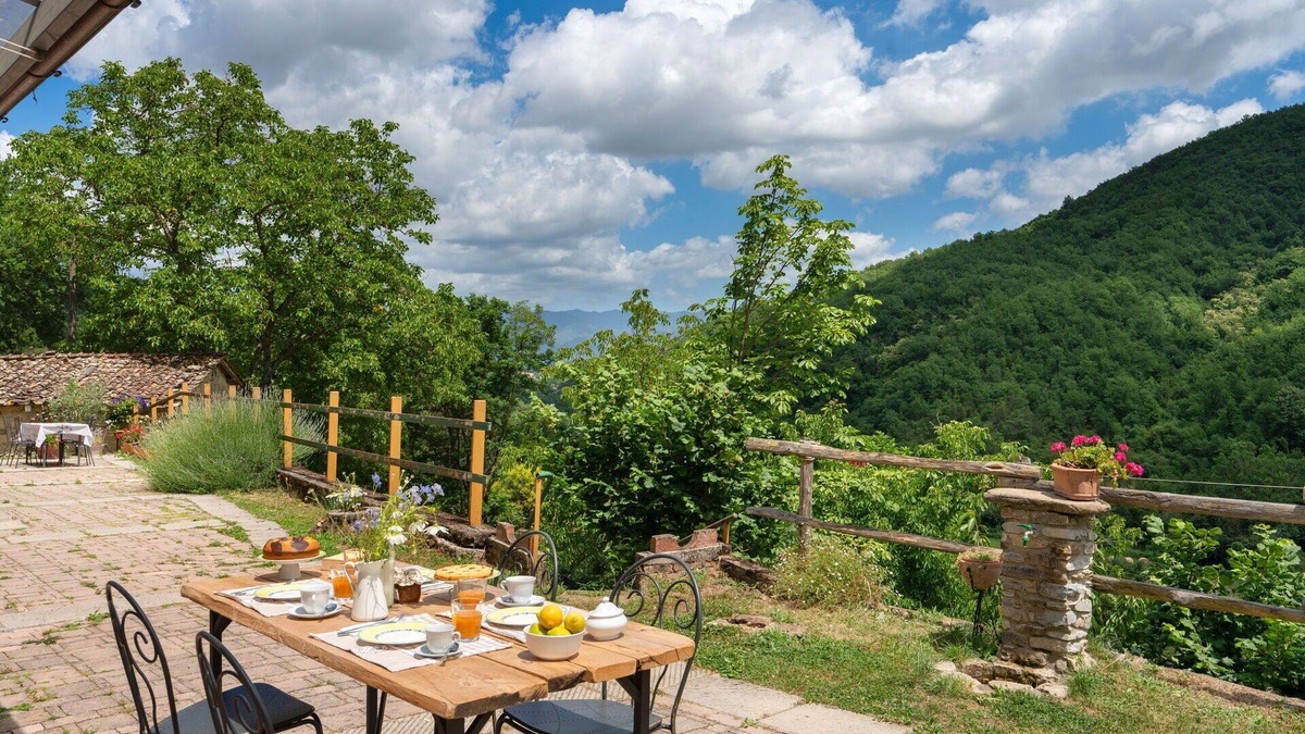 Borgo San Lorenzo Villa | Stunning villa with WIFI, private pool, TV, panoramic view and parking, close to Florence