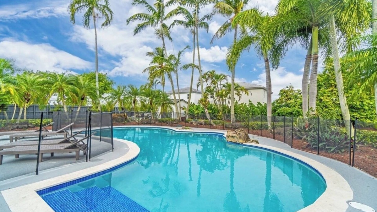 Richmond West House | Stunning Villa with private pool on Tropical half acre of Paradise