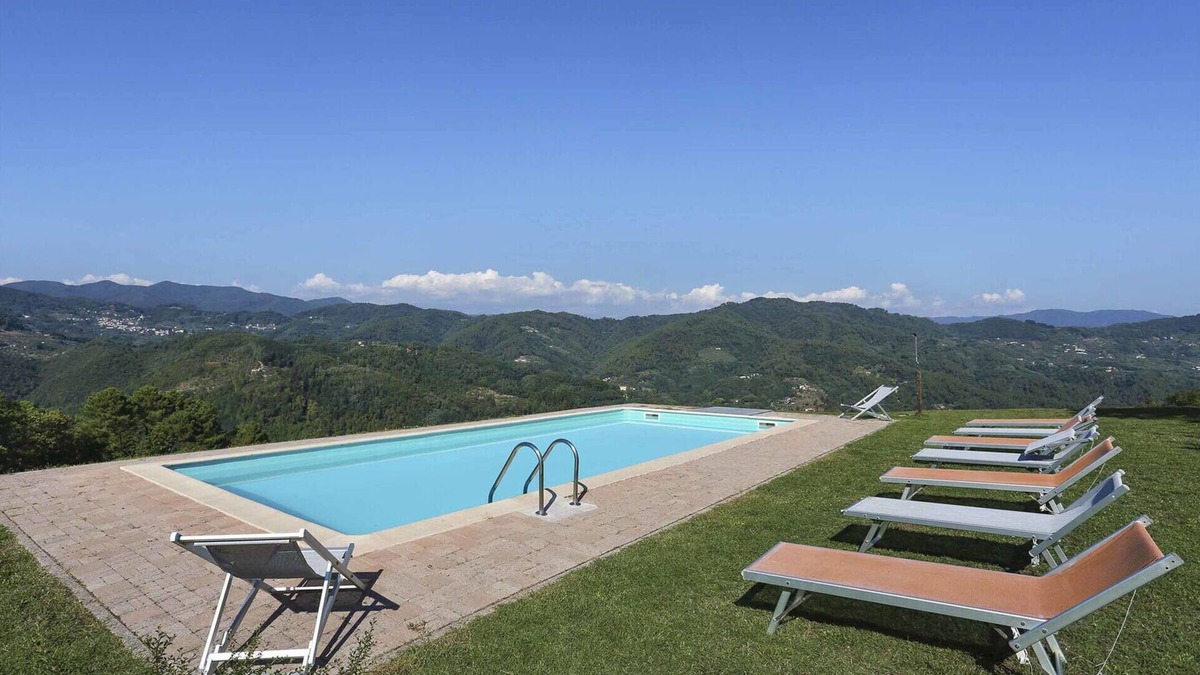 Villabuona Villa | Stunning villa with WIFI, private pool, TV, veranda, panoramic view and parking, close to Lucca
