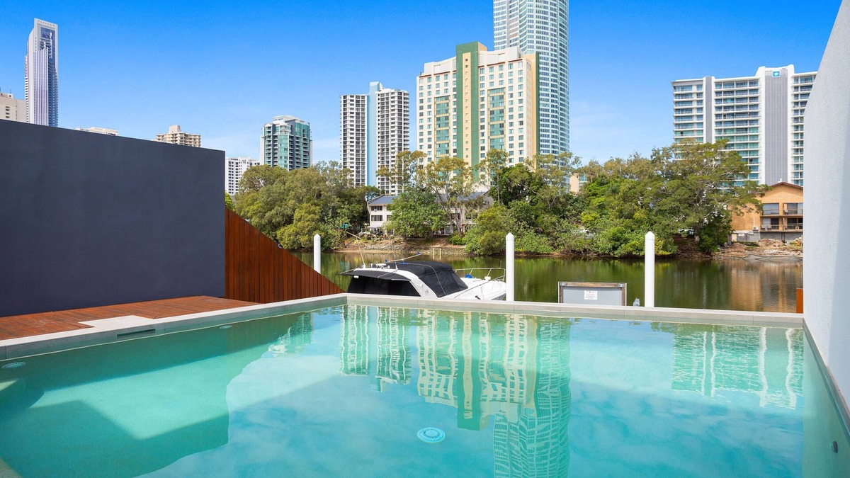 Surfers Paradise House | Stunning Waterfront Home in Surfers Paradise.nHeated Pool and Pet Friendly
