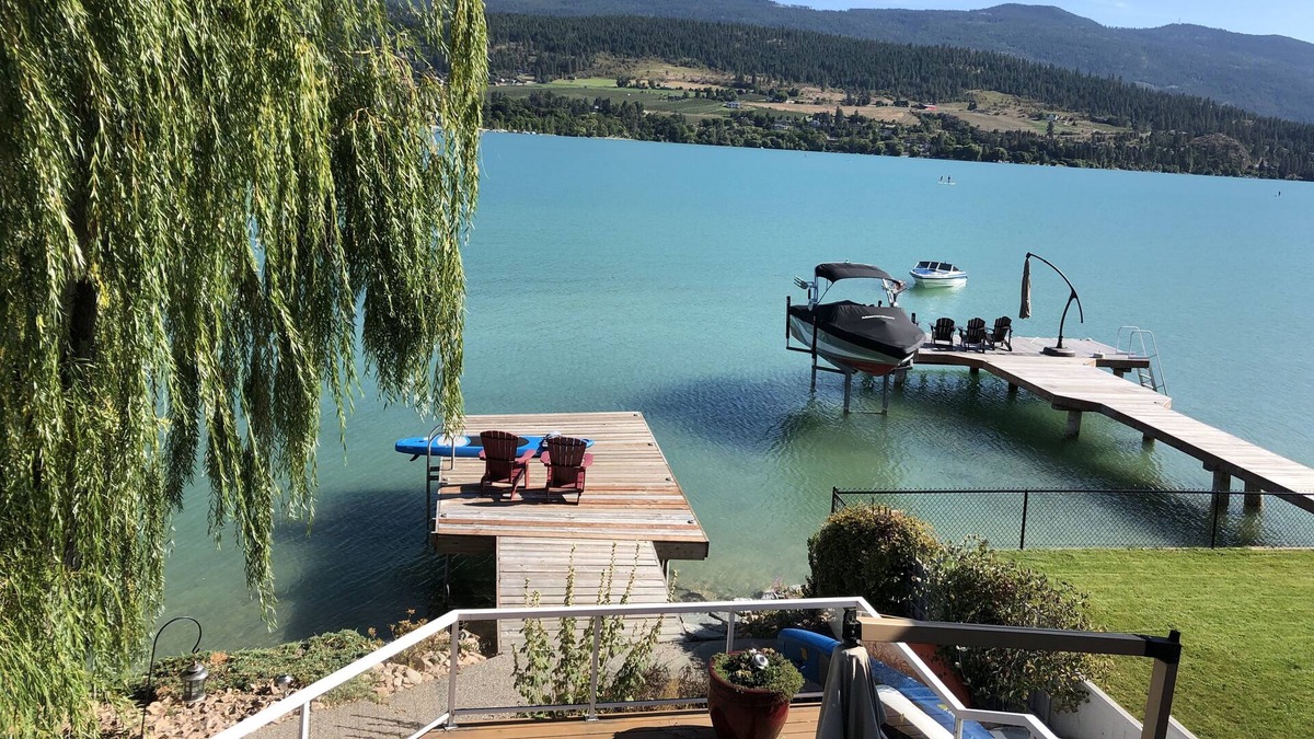 Vernon House | Stunning Waterfront on Vernon's Kalamalka Lake w 3 Bedrooms